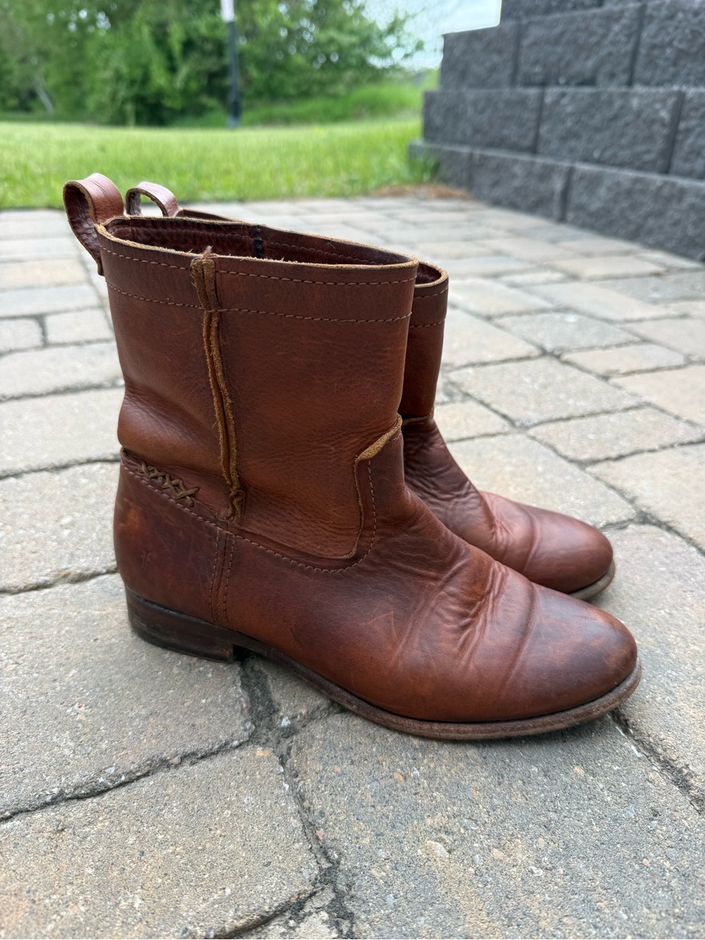 Frye Distressed Cognac Leather Ankle Boots Women’s 7/7.5 Western Moto